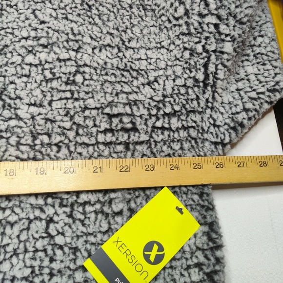 Xersion‎ Women XL Black Gray Faux Fur Soft Touch Pullover NEW - Picture 10 of 12